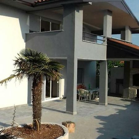 Kuca Za Odmor Bachus Villa Peroj Bagian luar foto