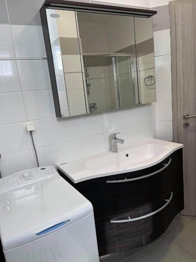 Kuca Za Odmor Bachus Villa Peroj Bagian luar foto