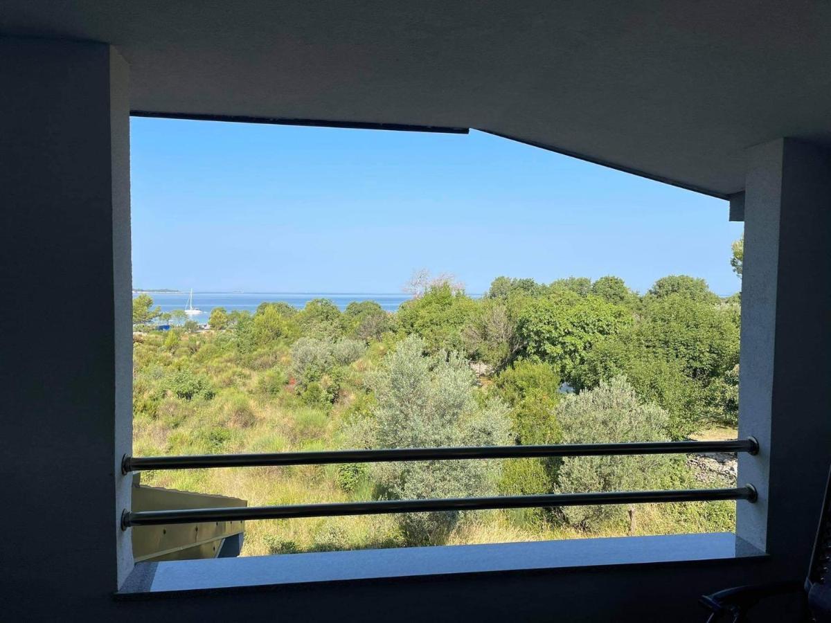 Kuca Za Odmor Bachus Villa Peroj Bagian luar foto