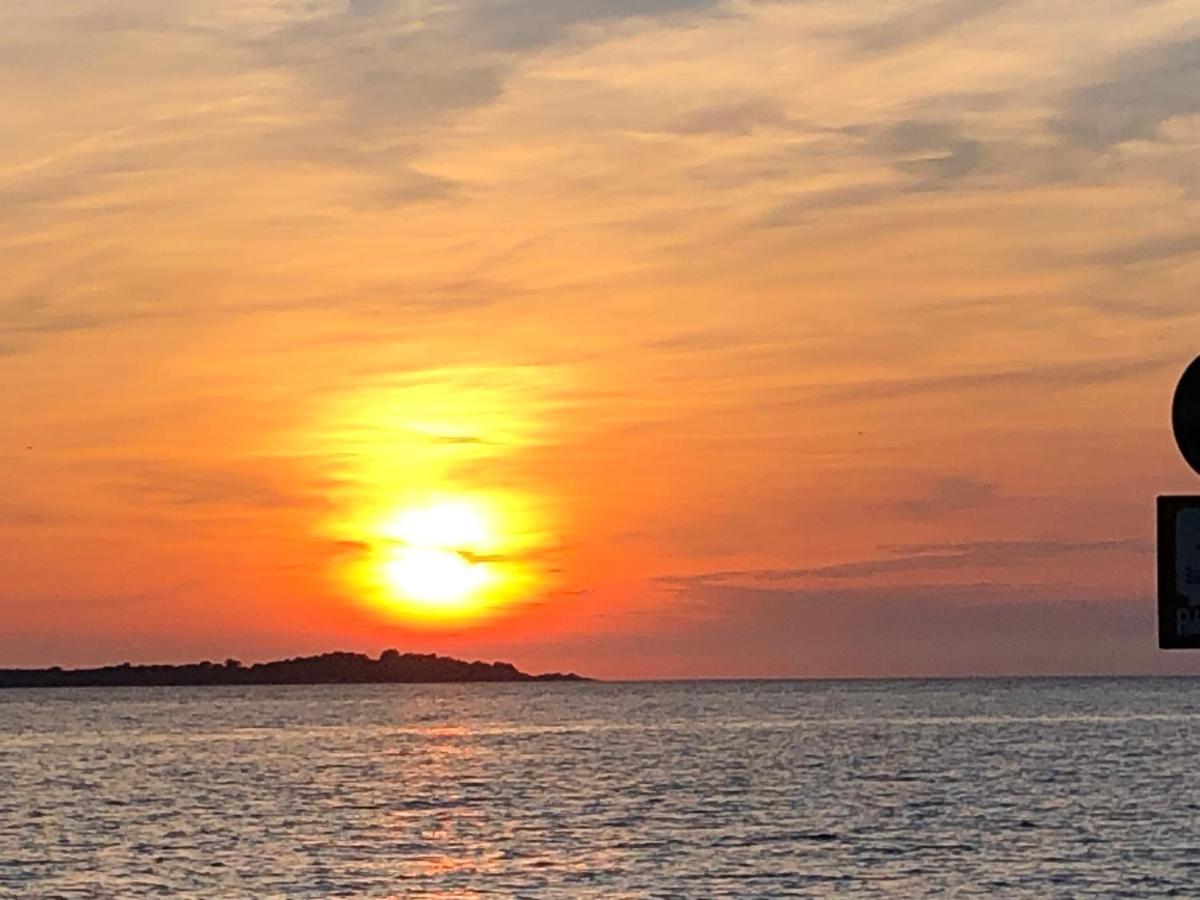 Kuca Za Odmor Bachus Villa Peroj Bagian luar foto